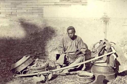 农村修鞋匠爆料图片视频,传统手艺传承与生活变迁  第3张